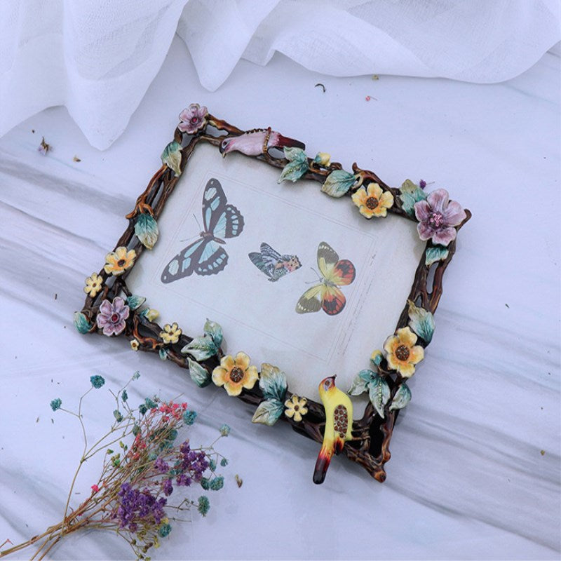 Creative Vintage Photo Frame with Zinc Alloy Design