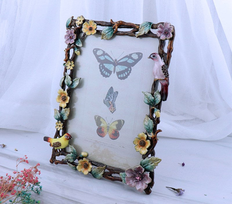 Creative Vintage Photo Frame with Zinc Alloy Design
