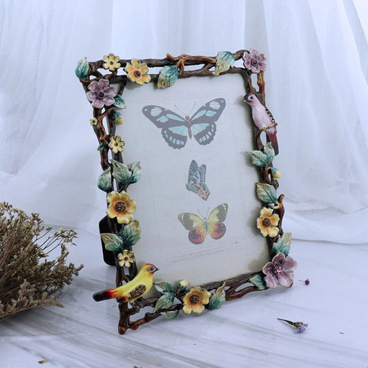 Creative Vintage Photo Frame with Zinc Alloy Design