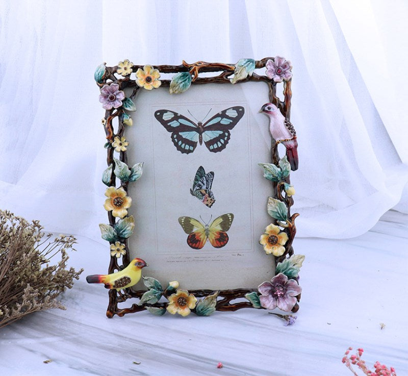 Creative Vintage Photo Frame with Zinc Alloy Design